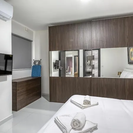 Wonderful 2br Home, W/ Comfy Sofa, Smart Tv & Wifi By 360 Estates Apartment *