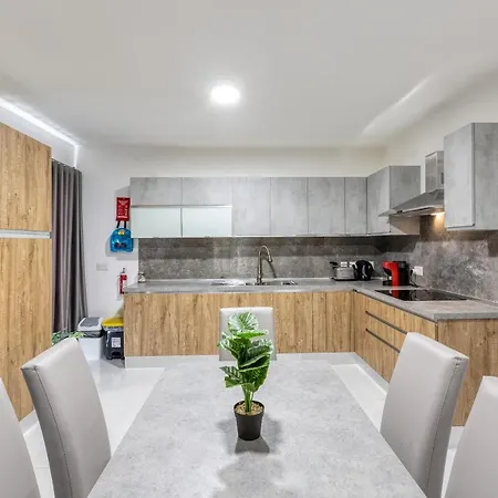 Apartment Wonderful 2br Home, W/ Comfy Sofa, Smart Tv & Wifi By 360 Estates *