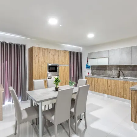 Wonderful 2br Home, W/ Comfy Sofa, Smart Tv & Wifi By 360 Estates Apartament *