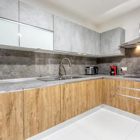 Wonderful 2br Home, W/ Comfy Sofa, Smart Tv & Wifi By 360 Estates Apartament *