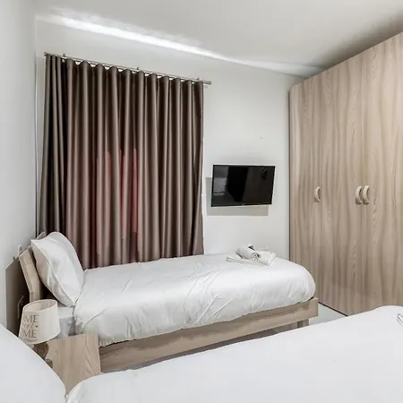 Wonderful 2br Home, W/ Comfy Sofa, Smart Tv & Wifi By 360 Estates Lejlighed *