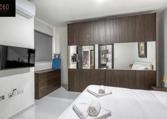 Wonderful 2br Home, W/ Comfy Sofa, Smart Tv & Wifi By 360 Estates Apartament *