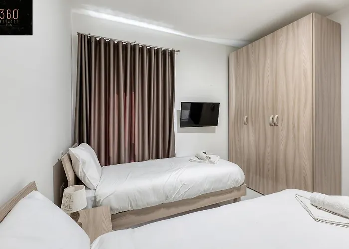 Wonderful 2br Home, W/ Comfy Sofa, Smart Tv & Wifi By 360 Estates Apartament *