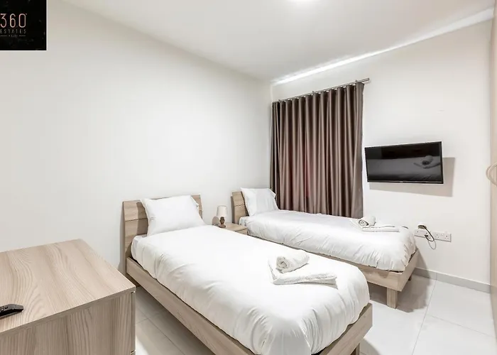Wonderful 2br Home, W/ Comfy Sofa, Smart Tv & Wifi By 360 Estates Sliema