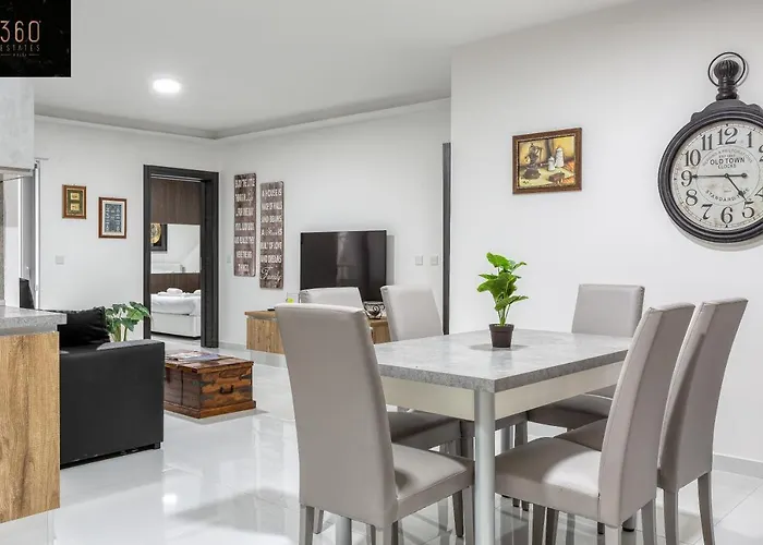 Wonderful 2br Home, W/ Comfy Sofa, Smart Tv & Wifi By 360 Estates