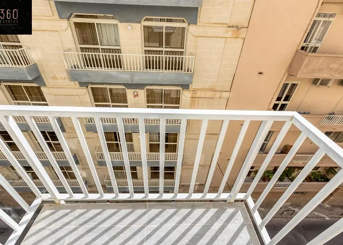 Wonderful 2br Home, W/ Comfy Sofa, Smart Tv & Wifi By 360 Estates Sliema